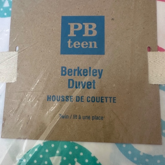 PB Teen Berkely Twin Duvet - Picture 4 of 4